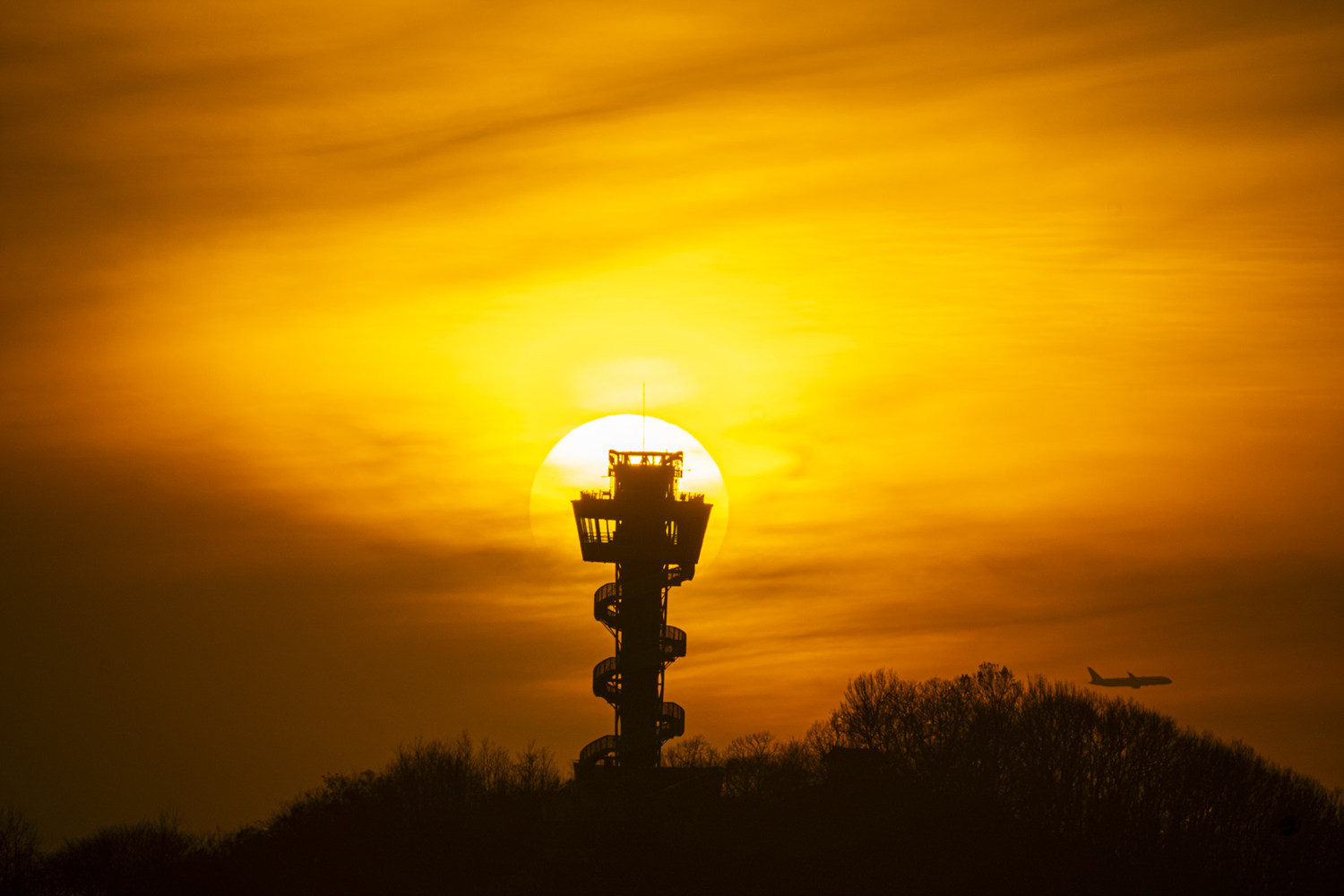 우음도 전망대 일몰과 비행기 4.jpg